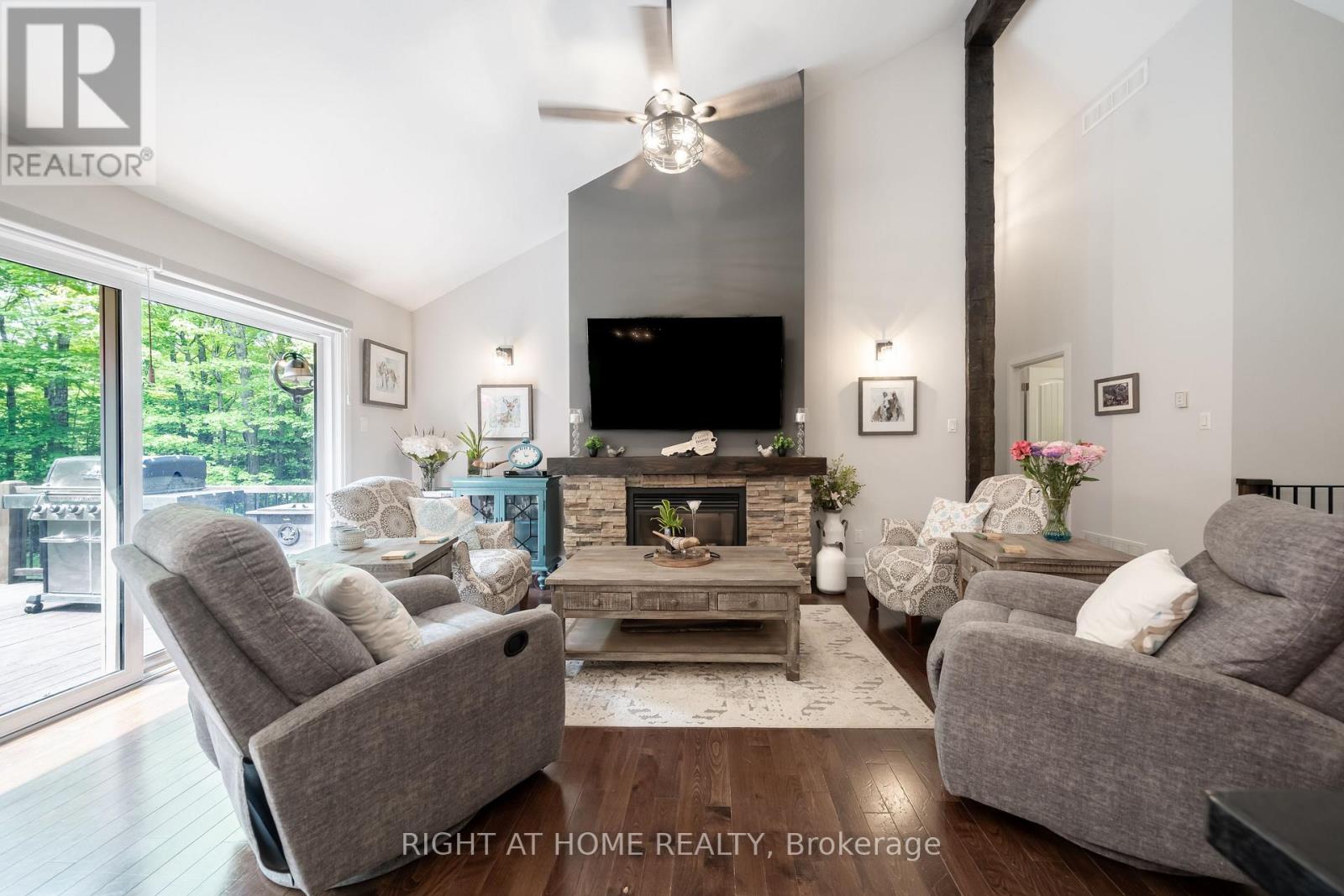 12028 Highway 118 Highway, Dysart Et Al, Ontario  K0M 1S0 - Photo 11 - X12422903