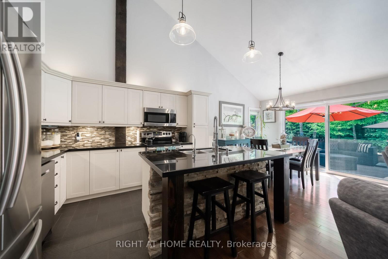 12028 Highway 118 Highway, Dysart Et Al, Ontario  K0M 1S0 - Photo 12 - X12422903