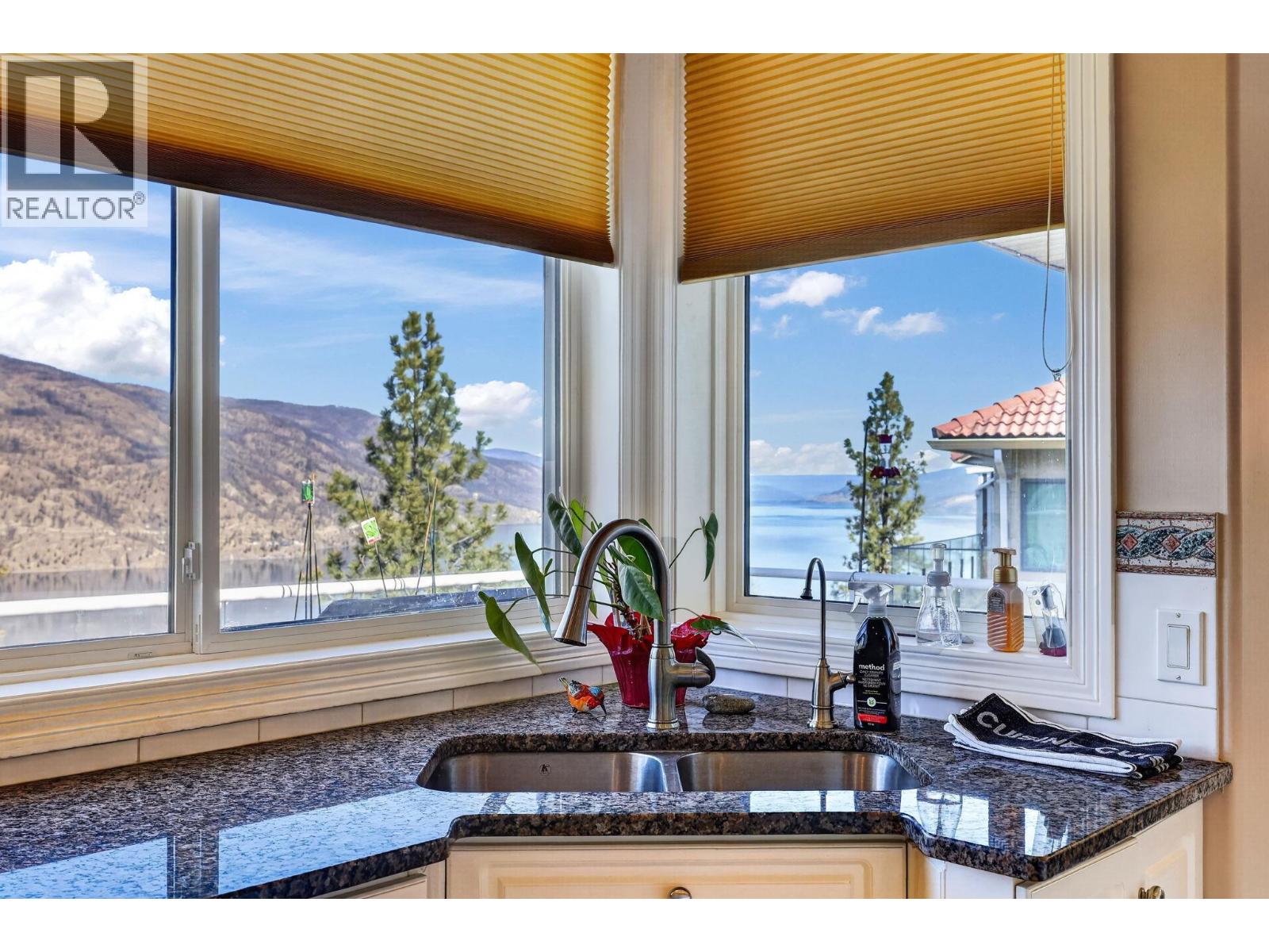 248 Pendragon Place, Kelowna, British Columbia  V1V 1N2 - Photo 17 - 10384885