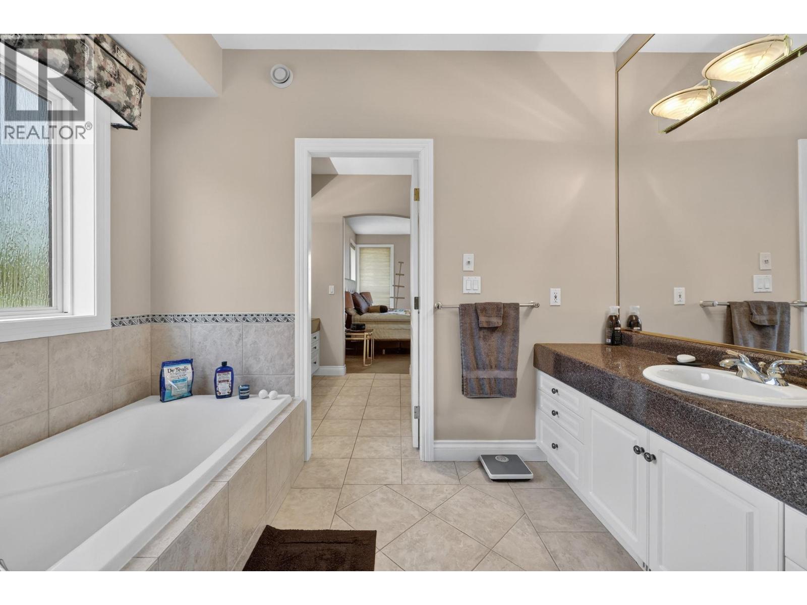 248 Pendragon Place, Kelowna, British Columbia  V1V 1N2 - Photo 26 - 10384885