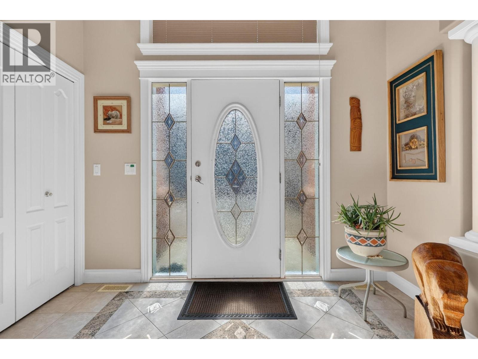 248 Pendragon Place, Kelowna, British Columbia  V1V 1N2 - Photo 5 - 10384885