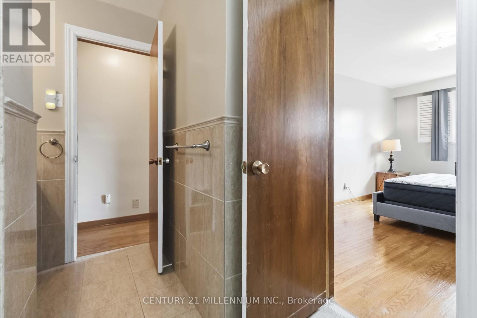 3638 Molly Avenue, Mississauga, Ontario  L5A 3M5 - Photo 15 - W13048320