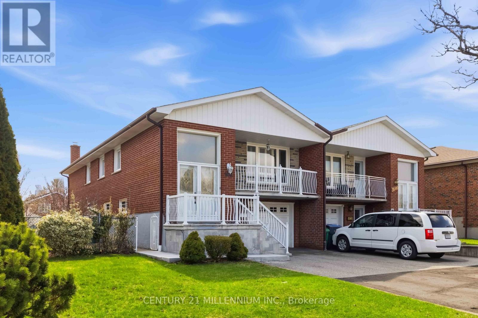 3638 Molly Avenue, Mississauga, Ontario  L5A 3M5 - Photo 2 - W13048320