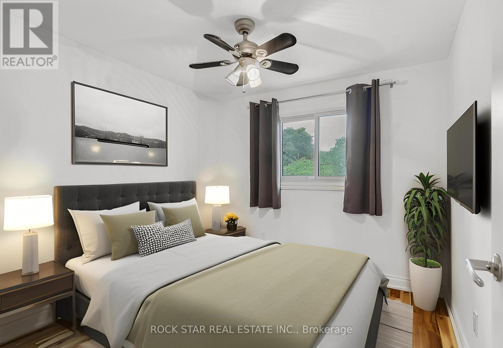 Upper - 3675 Glencolin Court, Mississauga, Ontario  L5C 2G3 - Photo 10 - W13048496