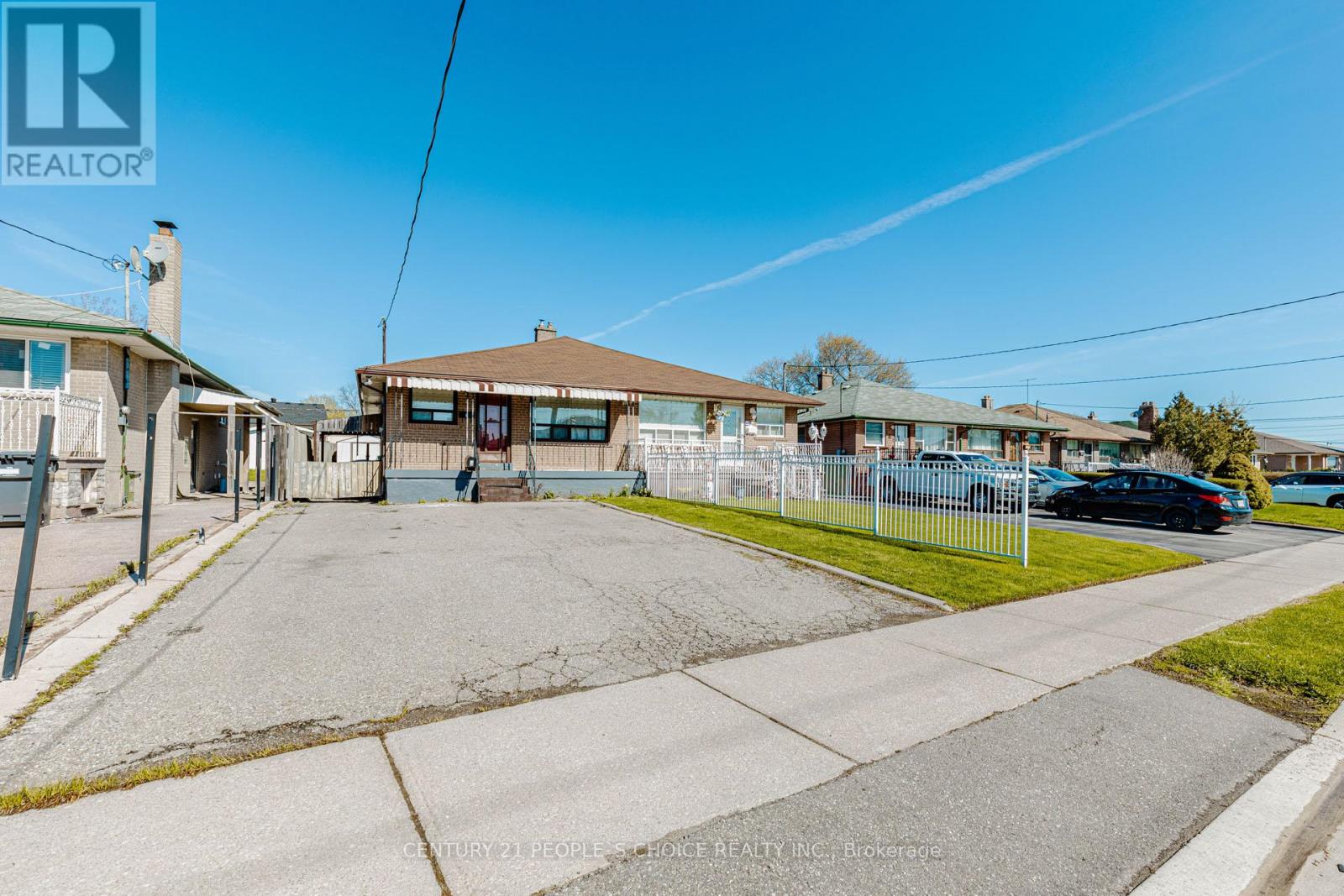 8 DEAN STREET N, Brampton, Ontario