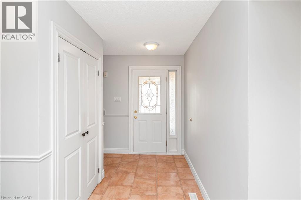 457 Woodview Road Unit# 4, Burlington, Ontario  L7N 2Z9 - Photo 5 - 40824460