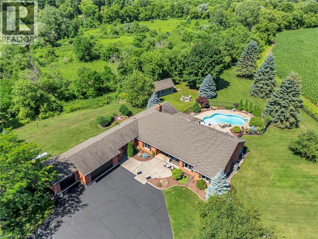 999 W Governors Road W, Paris, Ontario  N3L 3E3 - Photo 1 - 40822932