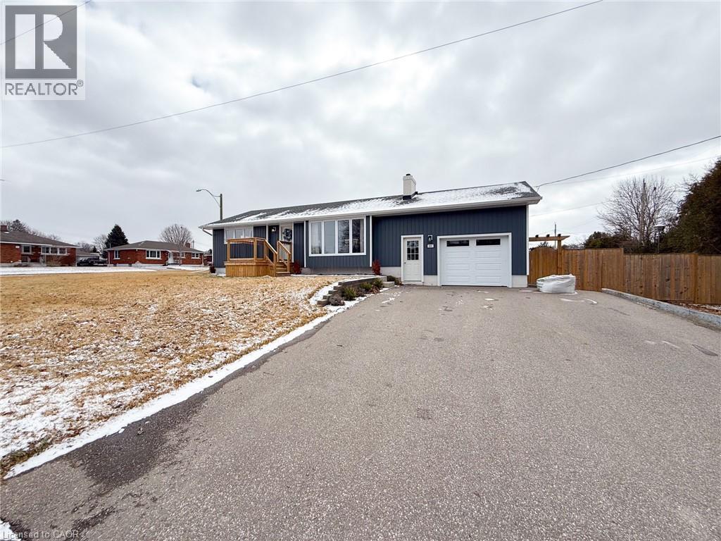 84 Connaught Avenue, Delhi, Ontario  N4B 1K6 - Photo 2 - 40820340