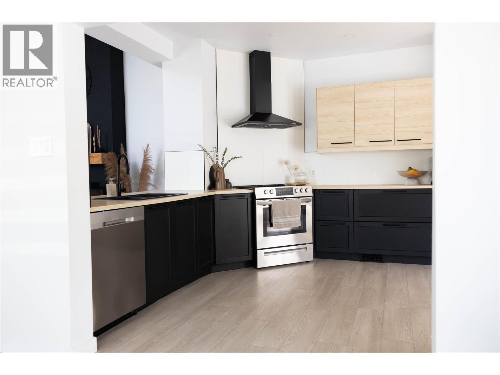 72 81st Avenue, Grand Forks, British Columbia  V0H 1H0 - Photo 8 - 10384598