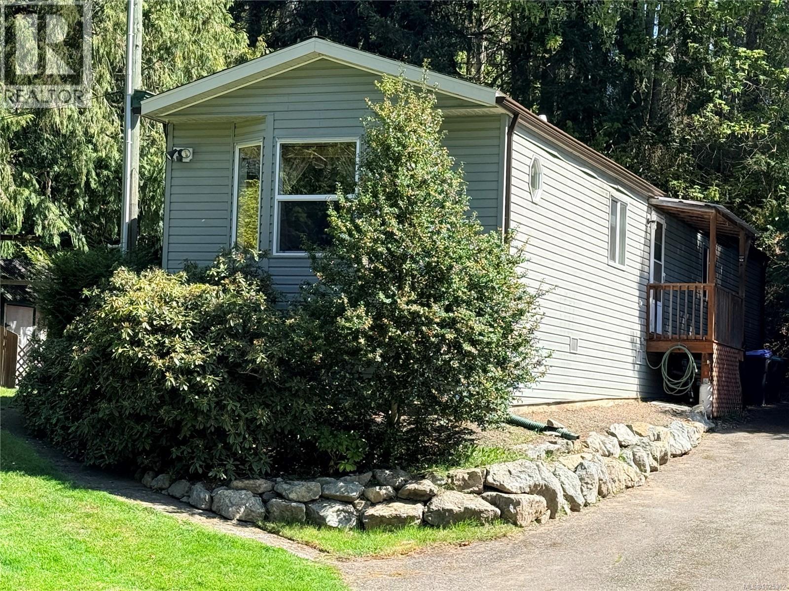 822 Miller Rd, Parksville, British Columbia