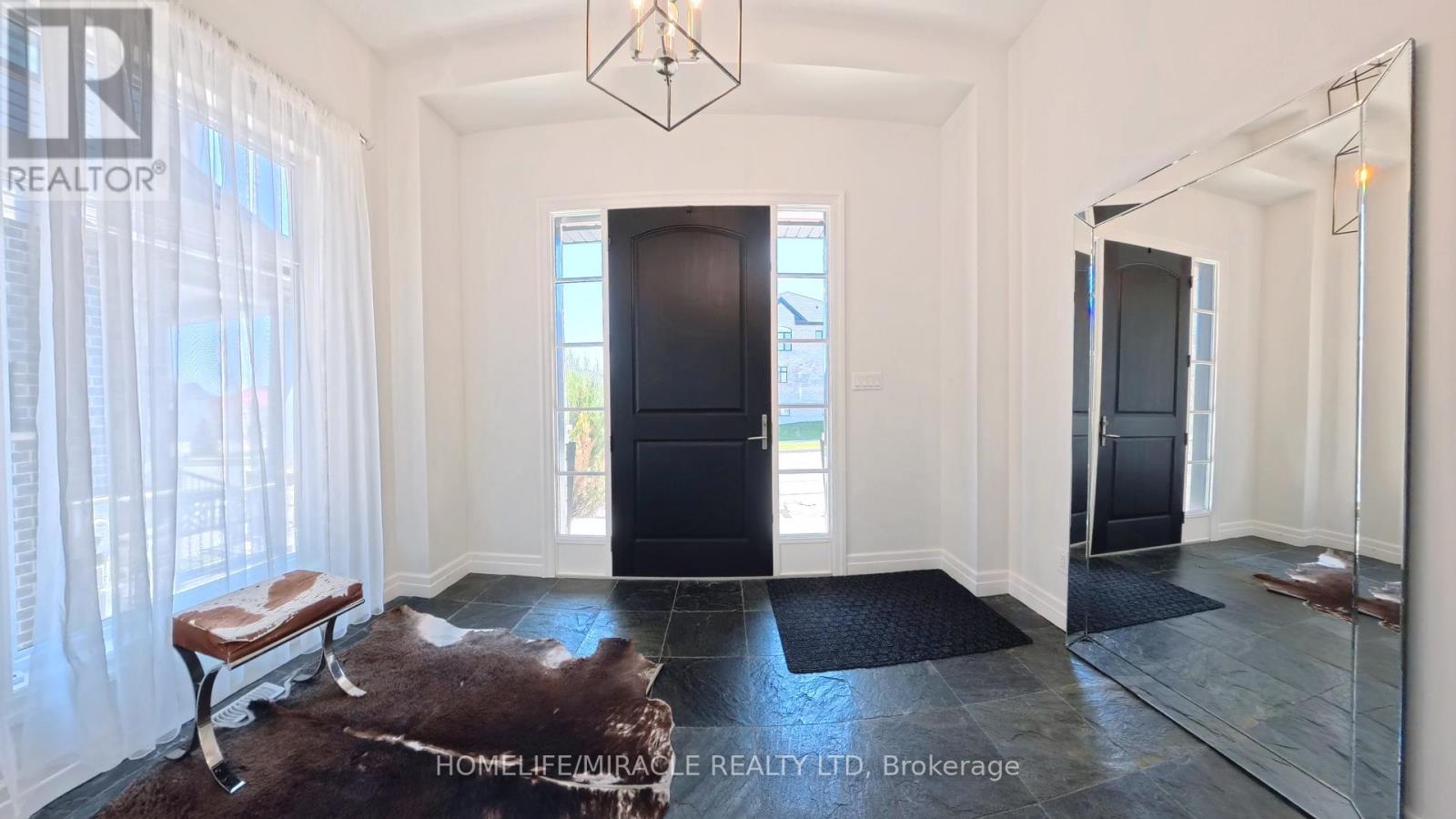 102 Deer Creek Street, Kitchener, Ontario  N2A 4B8 - Photo 3 - X13048438