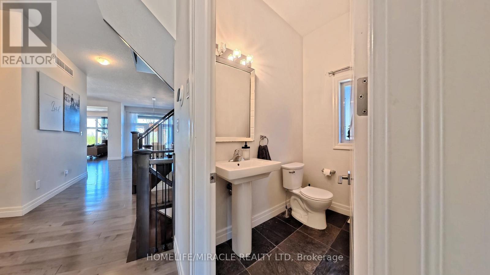 102 Deer Creek Street, Kitchener, Ontario  N2A 4B8 - Photo 4 - X13048438