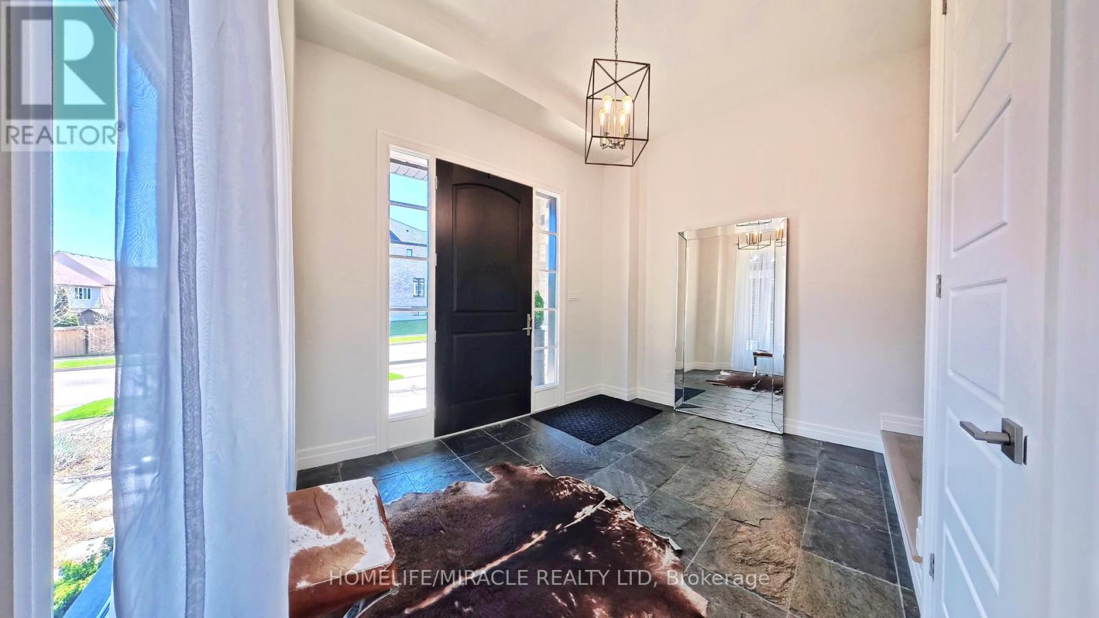 102 Deer Creek Street, Kitchener, Ontario  N2A 4B8 - Photo 5 - X13048438