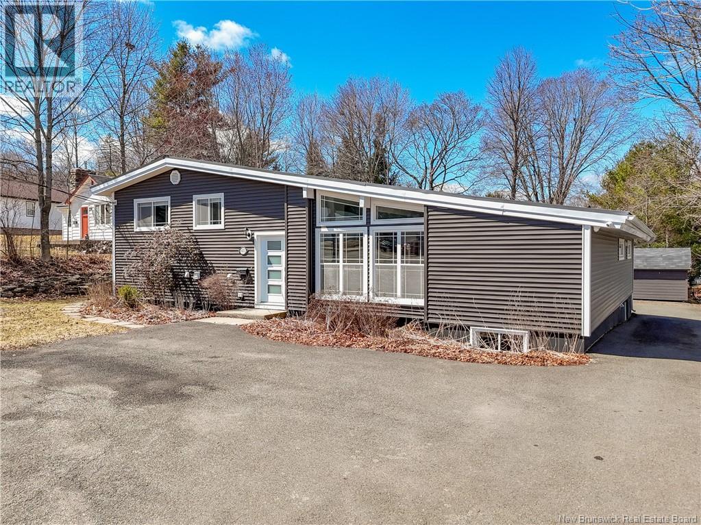 675 Smythe Street, Fredericton, New Brunswick  E3B 3G2 - Photo 2 - NB138021