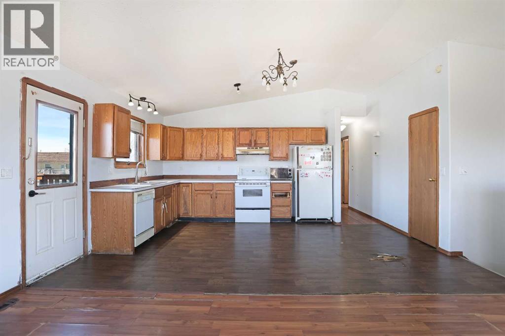 184 Upland Boulevard W, Brooks, Alberta  T1R 0R1 - Photo 11 - A2302379