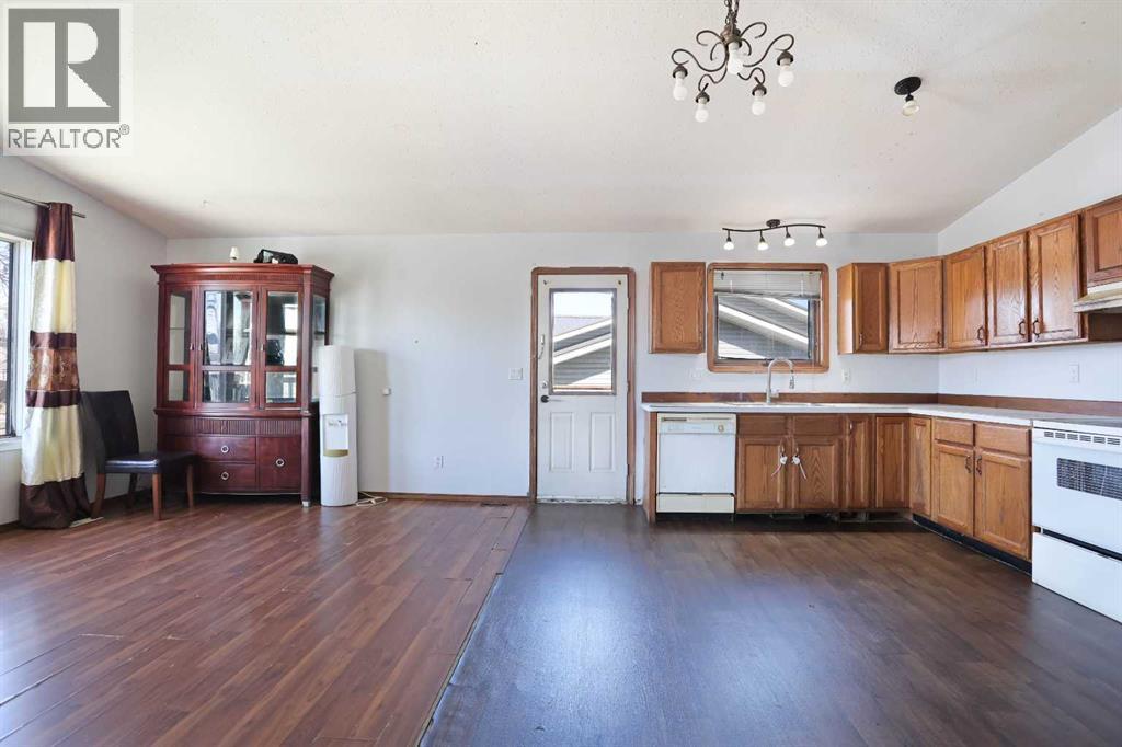 184 Upland Boulevard W, Brooks, Alberta  T1R 0R1 - Photo 7 - A2302379