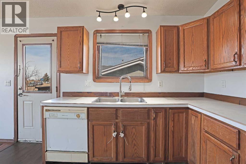 184 Upland Boulevard W, Brooks, Alberta  T1R 0R1 - Photo 13 - A2302379