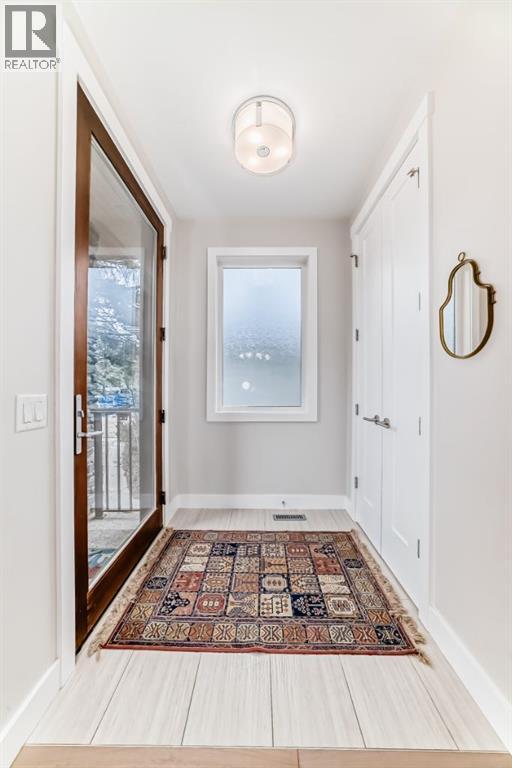 3705 2 Avenue SW, Calgary, Alberta  T3C 0A2 - Photo 3 - A2302599