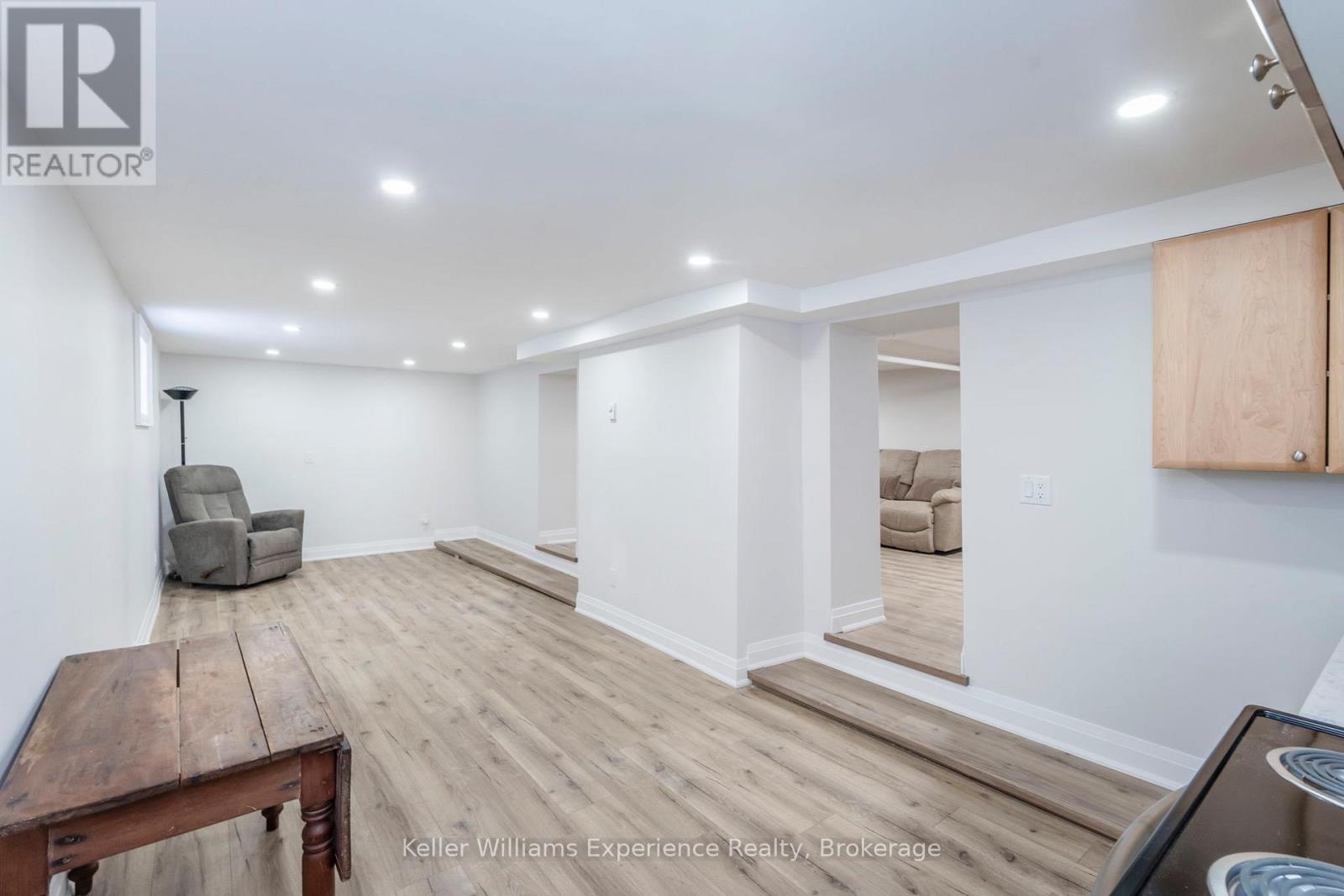 65 Drury Lane, Barrie, Ontario  L4M 3C9 - Photo 11 - S13048326