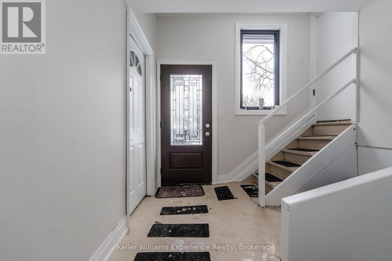 65 Drury Lane, Barrie, Ontario  L4M 3C9 - Photo 3 - S13048326