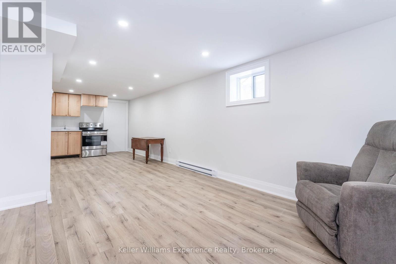 65 Drury Lane, Barrie, Ontario  L4M 3C9 - Photo 5 - S13048326