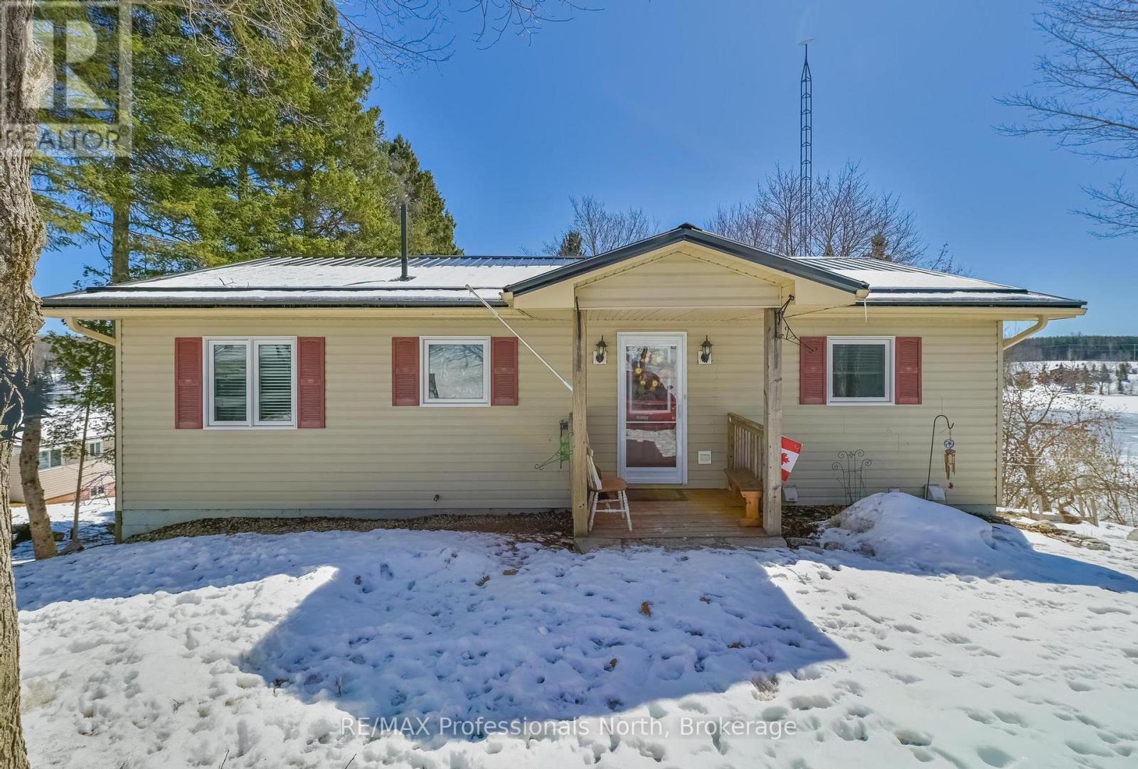 1099 Summer Lane, Minden Hills, Ontario  K0M 2K0 - Photo 5 - X12938388