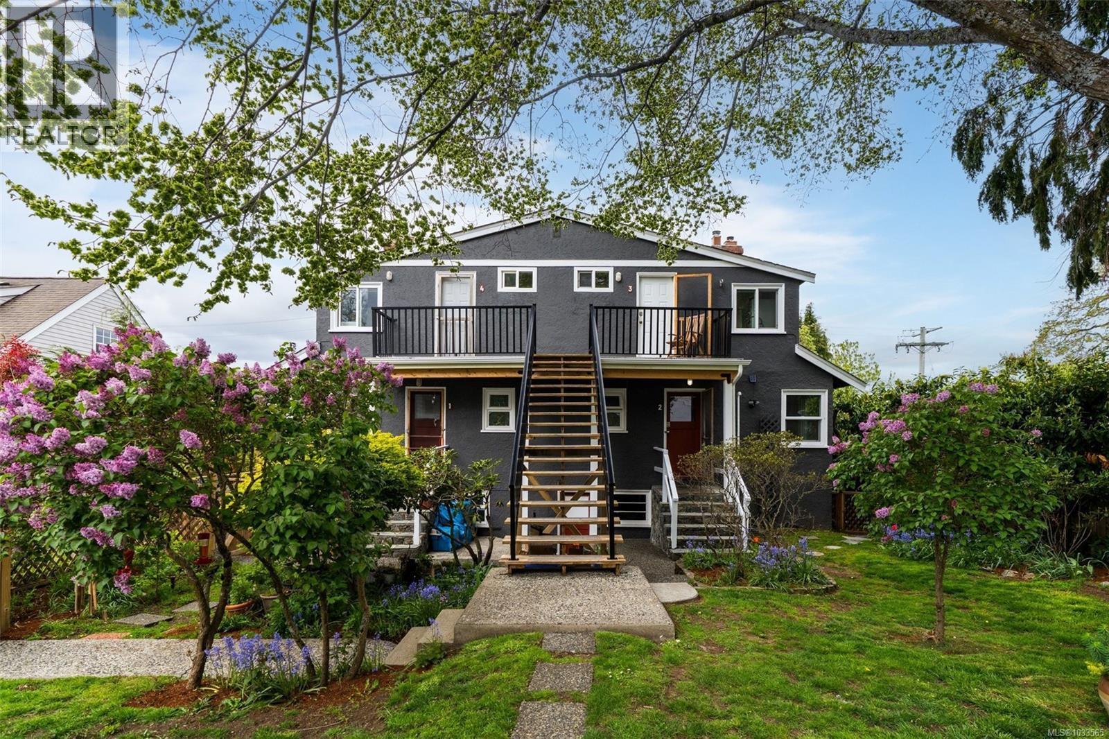 239 St. Andrews St, Victoria, British Columbia  V8V 2N1 - Photo 2 - 1033565