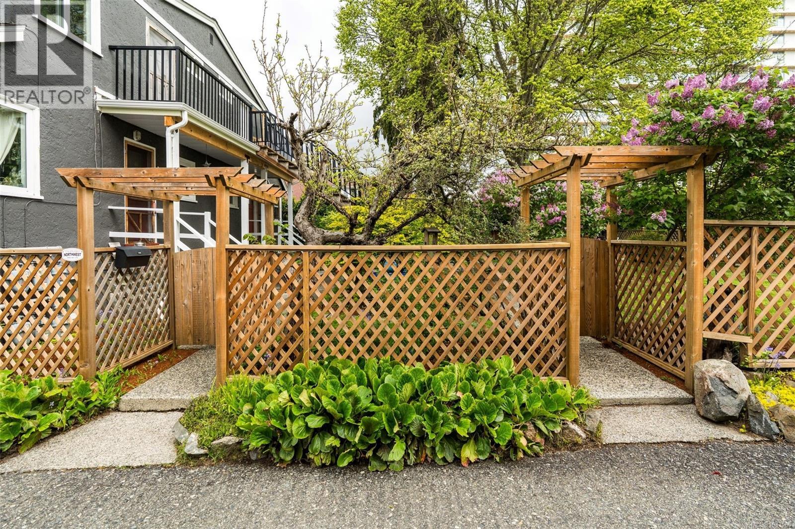 239 St. Andrews St, Victoria, British Columbia  V8V 2N1 - Photo 8 - 1033565