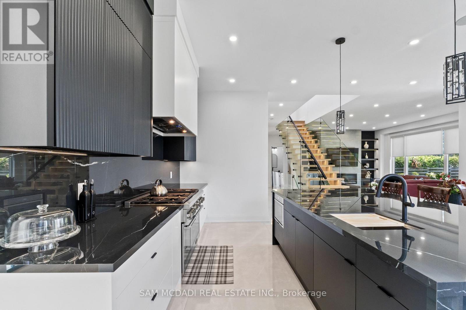 107 Vista Boulevard, Mississauga, Ontario  L5M 1W1 - Photo 9 - W13045252