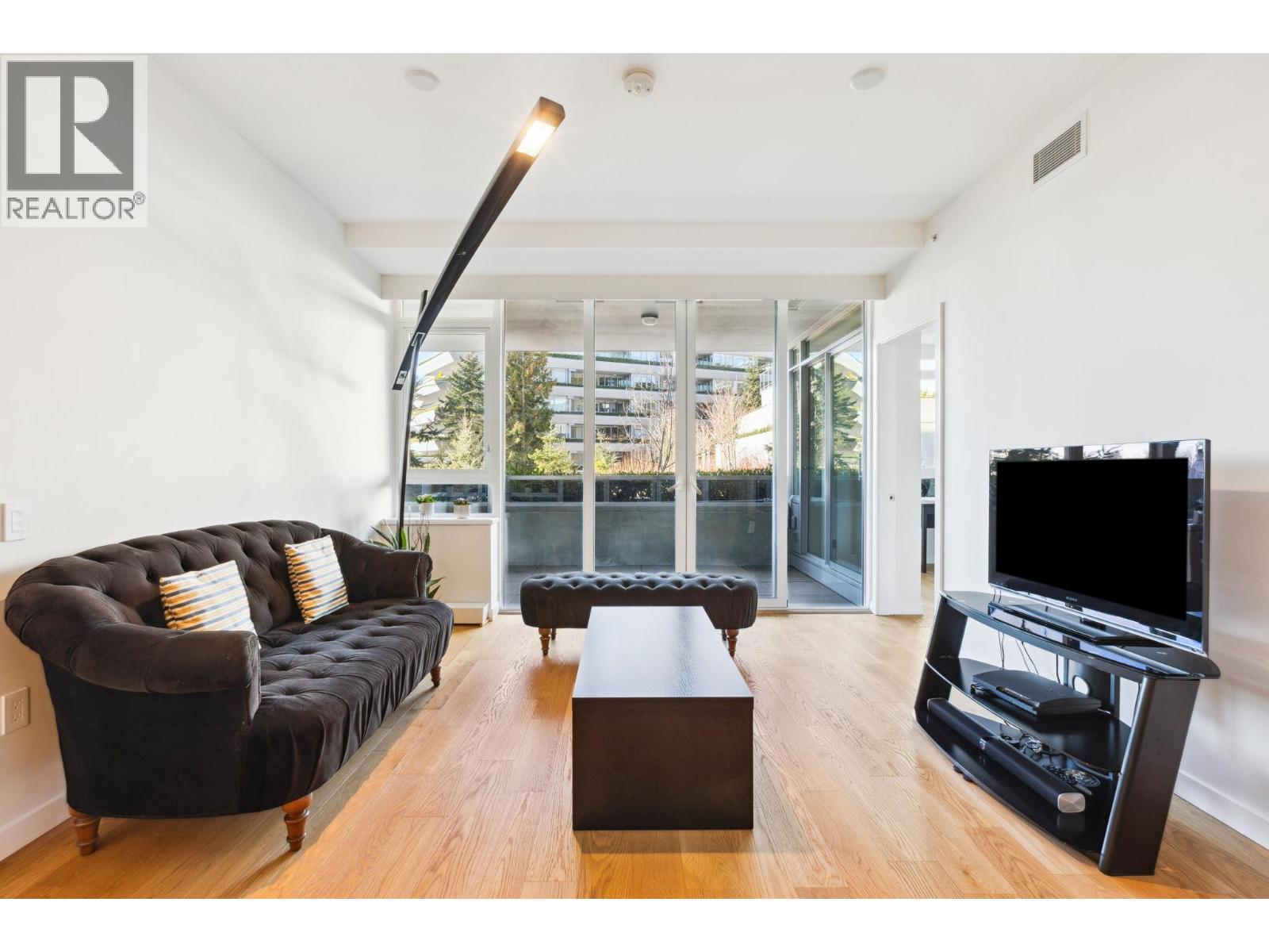 204 788 Arthur Erickson Place, West Vancouver, British Columbia  V7T 0B6 - Photo 3 - R3115960