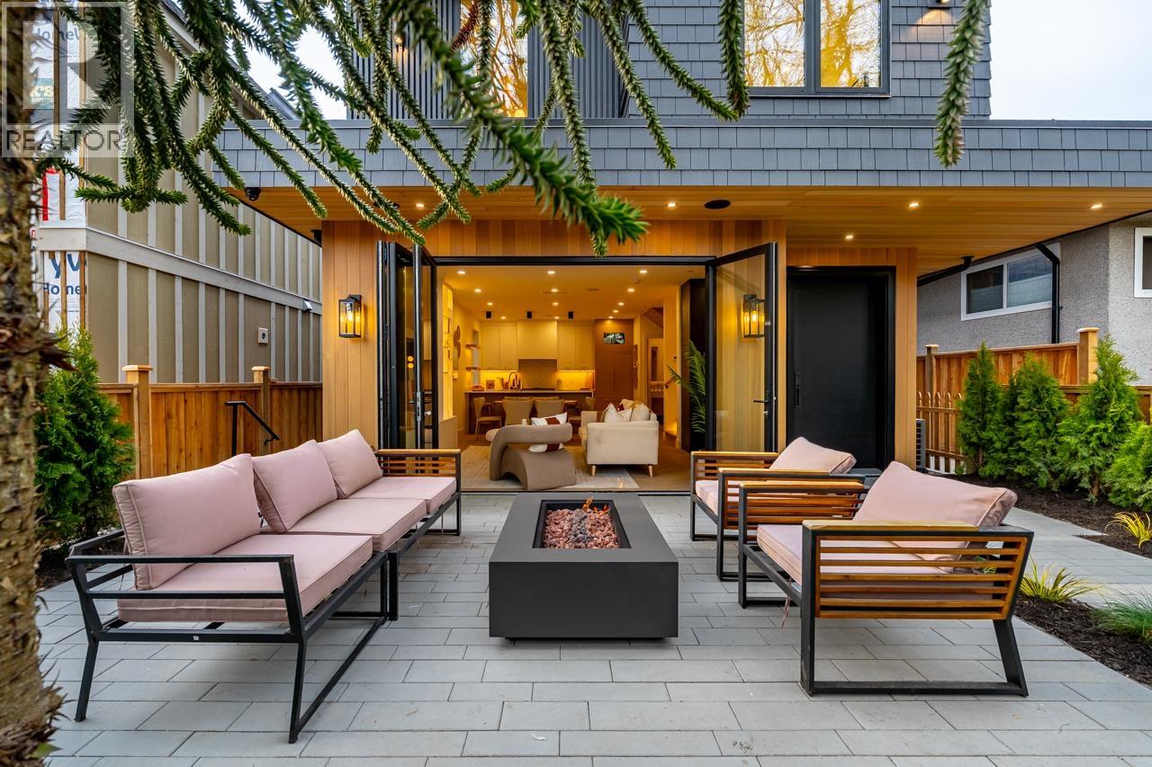 1 3345 W 13TH AVENUE, Vancouver, British Columbia