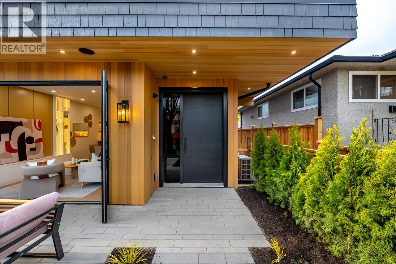 1 3345 W 13th Avenue, Vancouver, British Columbia  V6R 2R8 - Photo 2 - R3115978