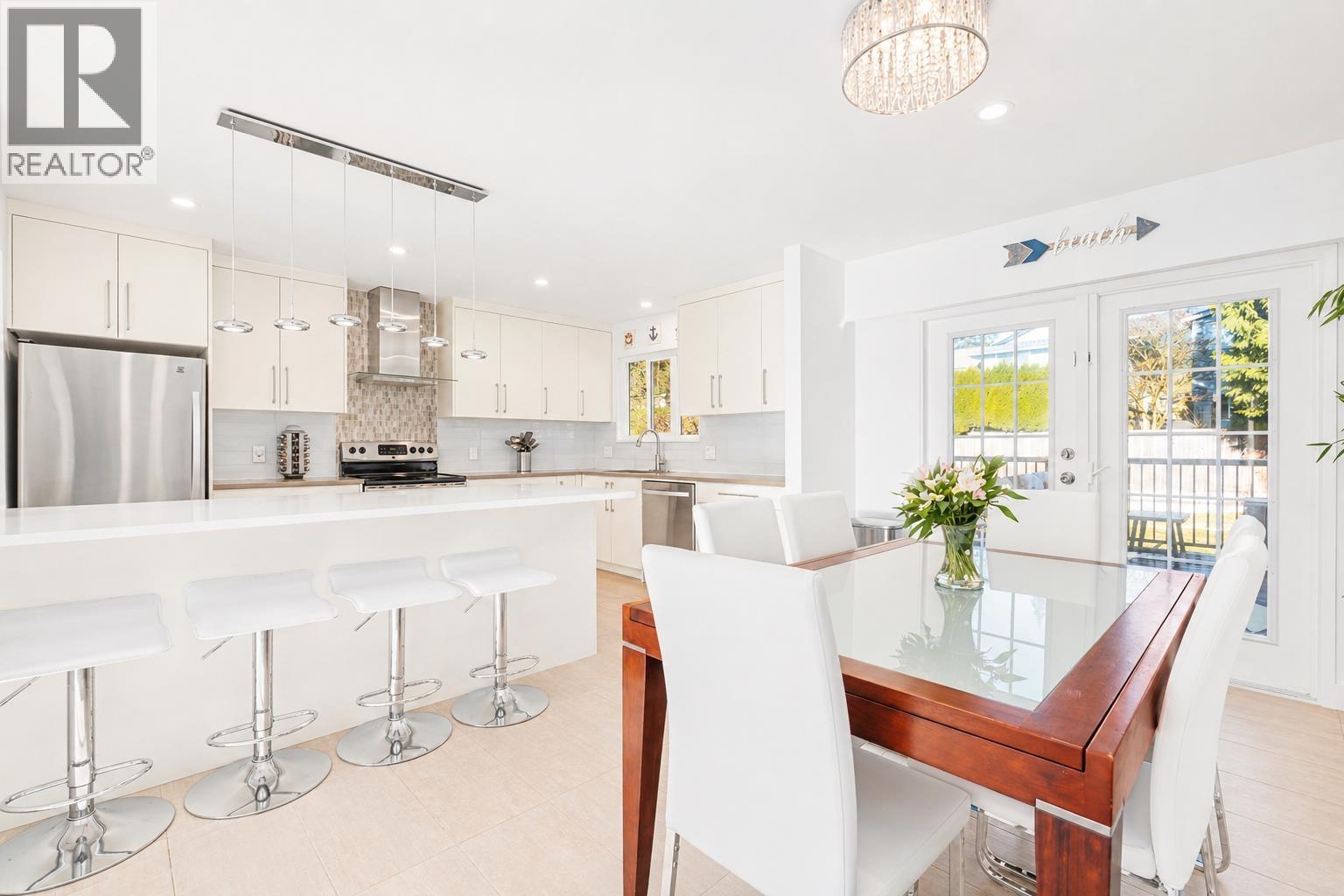 4072 Violet Street, North Vancouver, British Columbia  V7G 1E3 - Photo 10 - R3115951