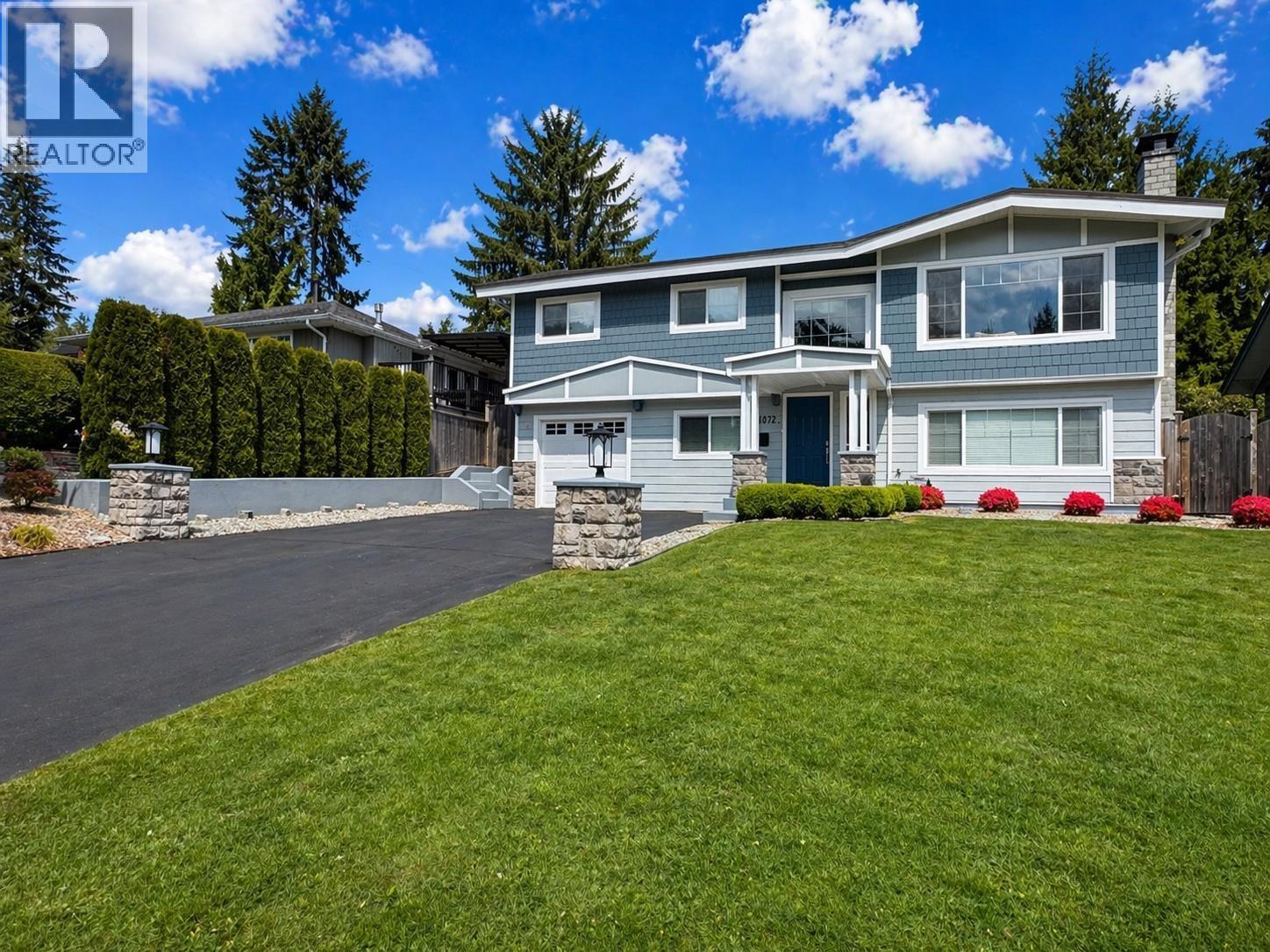 4072 Violet Street, North Vancouver, British Columbia  V7G 1E3 - Photo 2 - R3115951