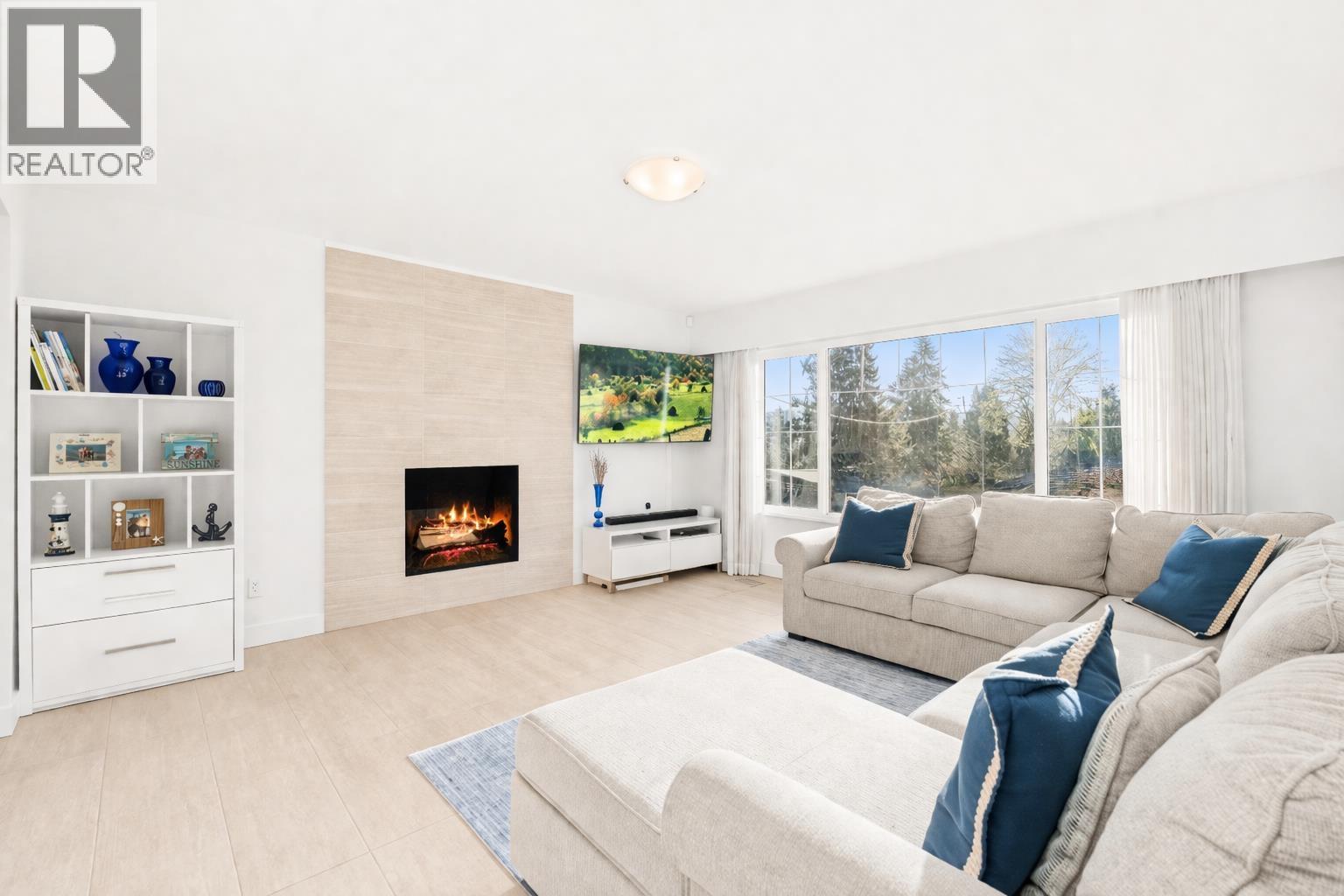 4072 Violet Street, North Vancouver, British Columbia  V7G 1E3 - Photo 7 - R3115951