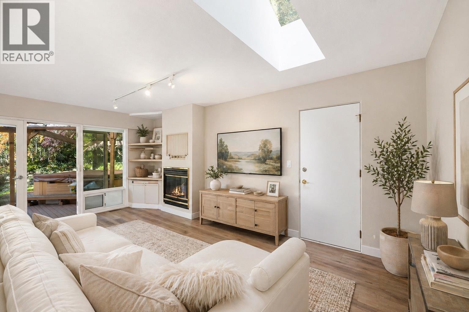 4110 Burkeridge Place, West Vancouver, British Columbia  V7V 3M9 - Photo 3 - R3115967