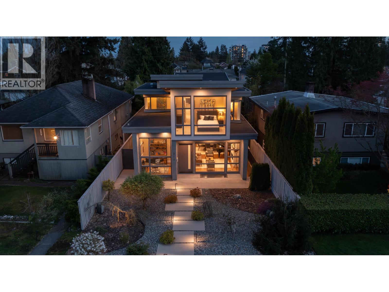 315 E 20TH STREET, North Vancouver, British Columbia