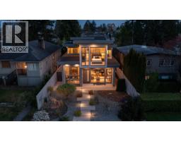 315 E 20TH STREET, North Vancouver, British Columbia