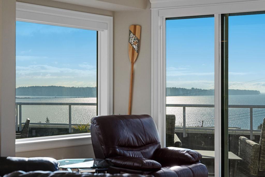 1087 FINLAY STREET, White Rock, British Columbia