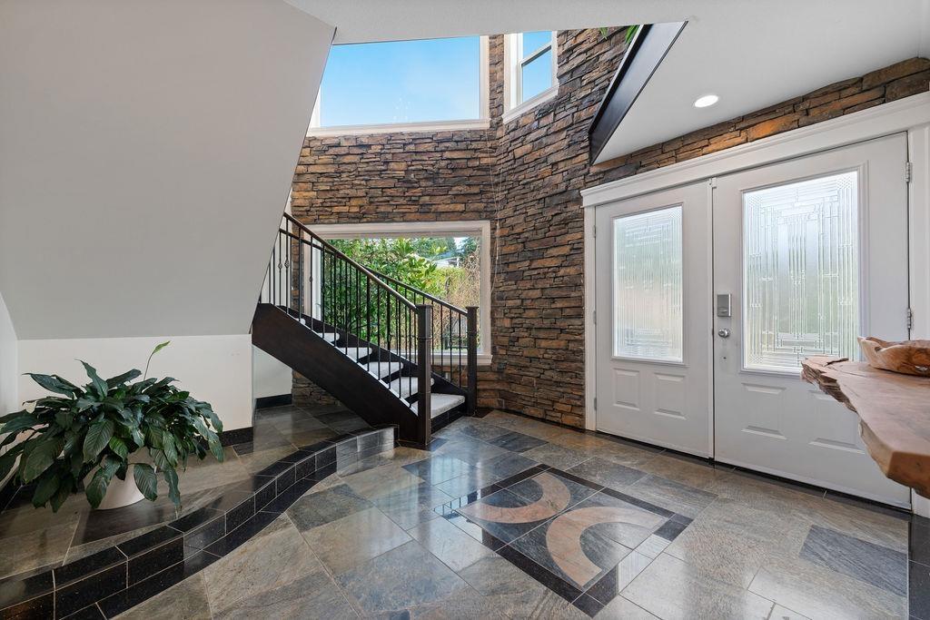 1087 Finlay Street, White Rock, British Columbia  V4B 4K7 - Photo 14 - R3110650