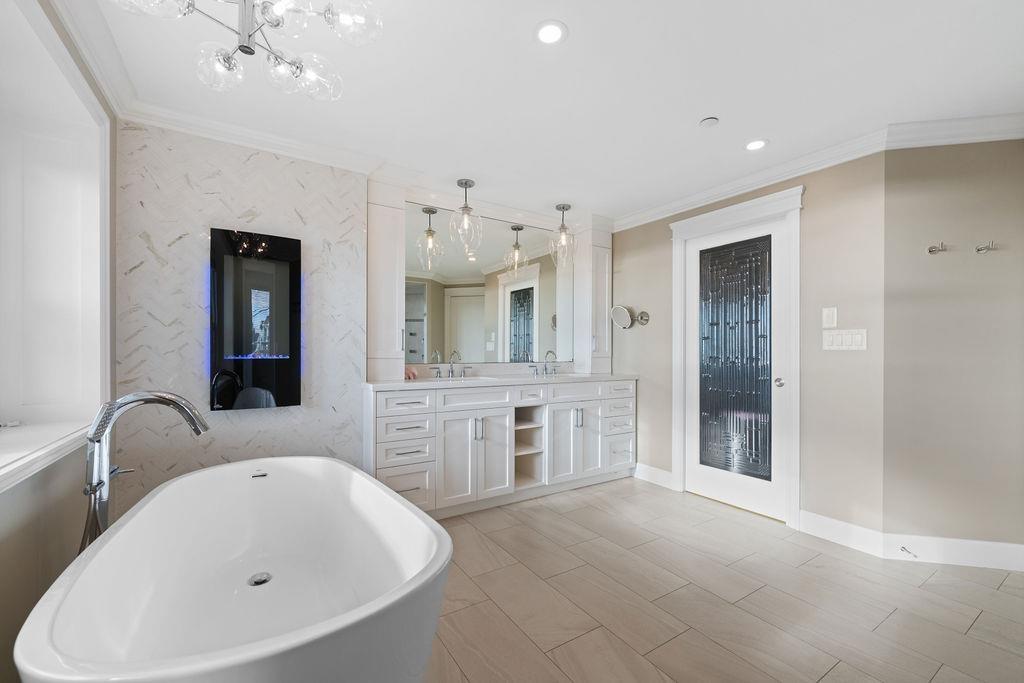 1087 Finlay Street, White Rock, British Columbia  V4B 4K7 - Photo 19 - R3110650