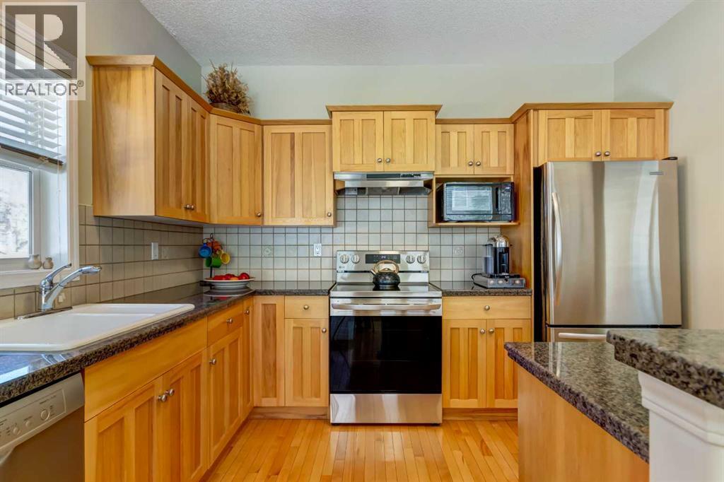 8 Straddock Villas SW, Calgary, Alberta  T3H 5C7 - Photo 12 - A2300354