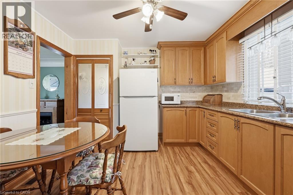 37 Central Park Avenue, Dundas, Ontario  L9H 2M5 - Photo 9 - 40824136