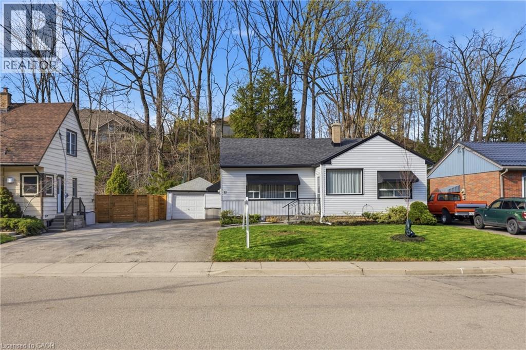 37 CENTRAL PARK Avenue, Dundas, Ontario