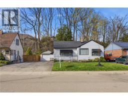 37 CENTRAL PARK Avenue, Dundas, Ontario