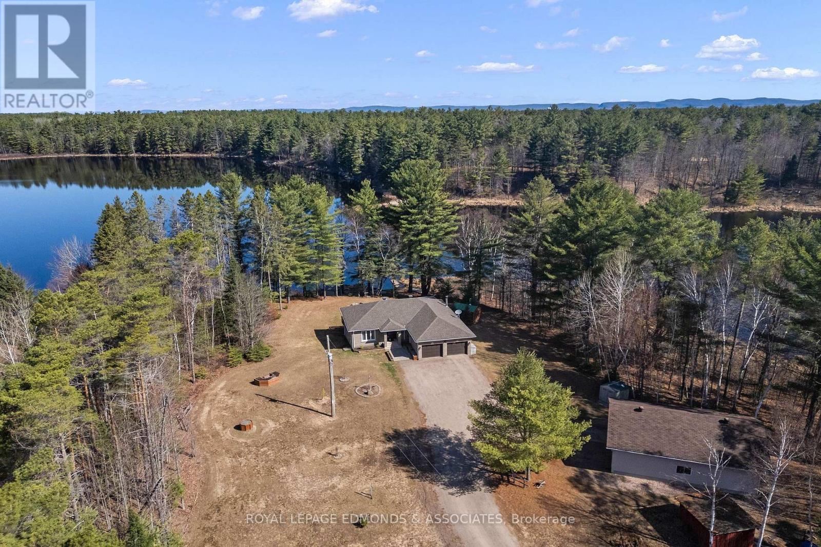 768 Airport Road, Petawawa, Ontario  K8A 6W7 - Photo 1 - X12973286