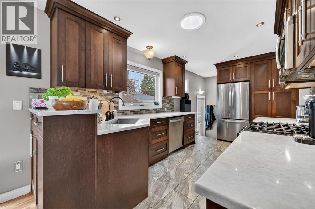 2023 Glenwood Drive Sw, Calgary, Alberta  T3E 3Y7 - Photo 11 - A2305103