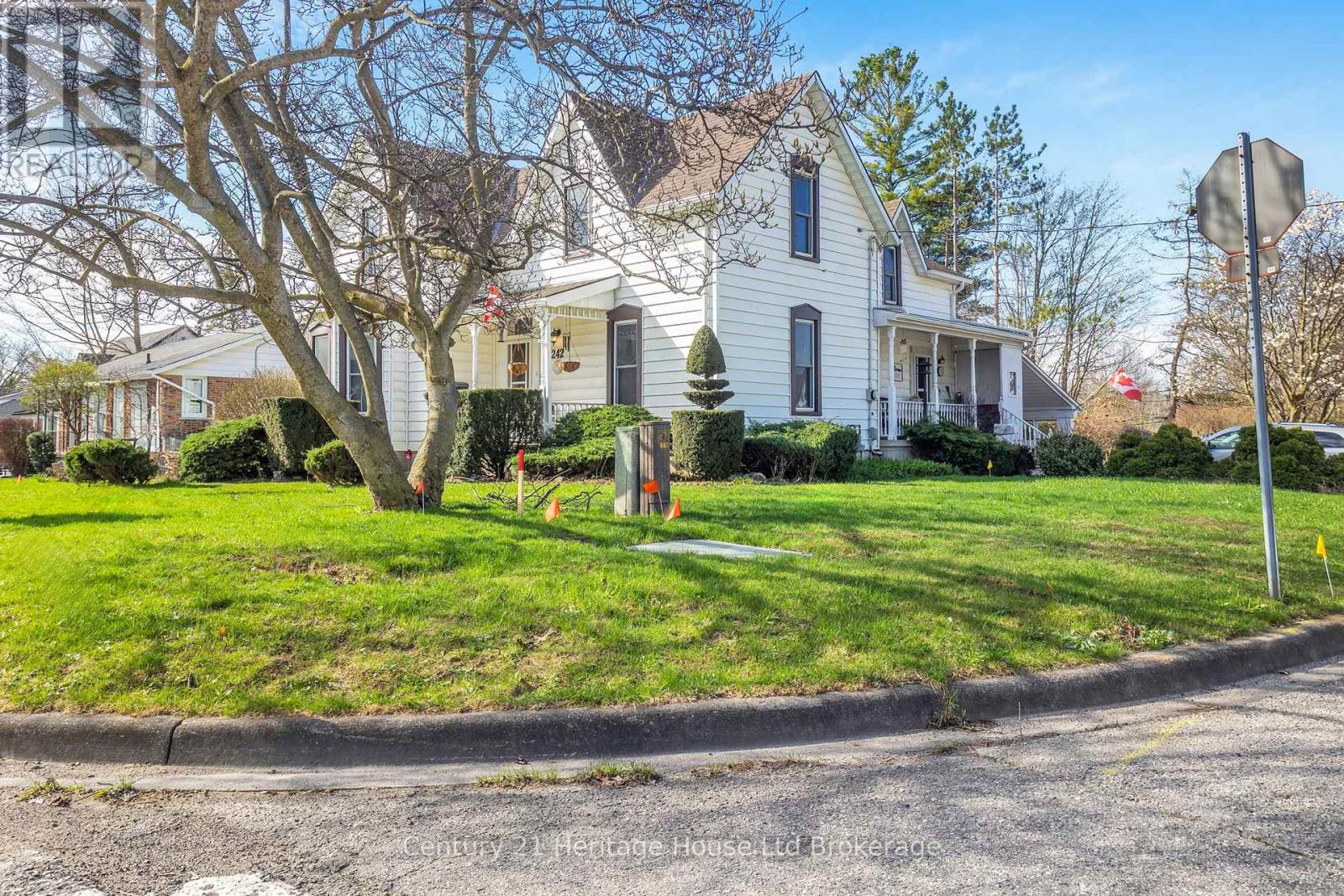 242 Wonham Street S, Ingersoll, Ontario  N5C 2Z6 - Photo 2 - X13048658