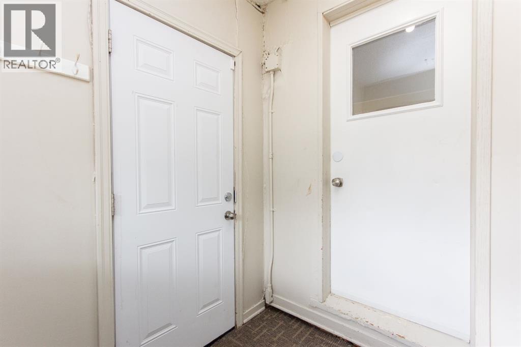 3433 51 Avenue, Red Deer, Alberta  T4N 4E9 - Photo 2 - A2304405