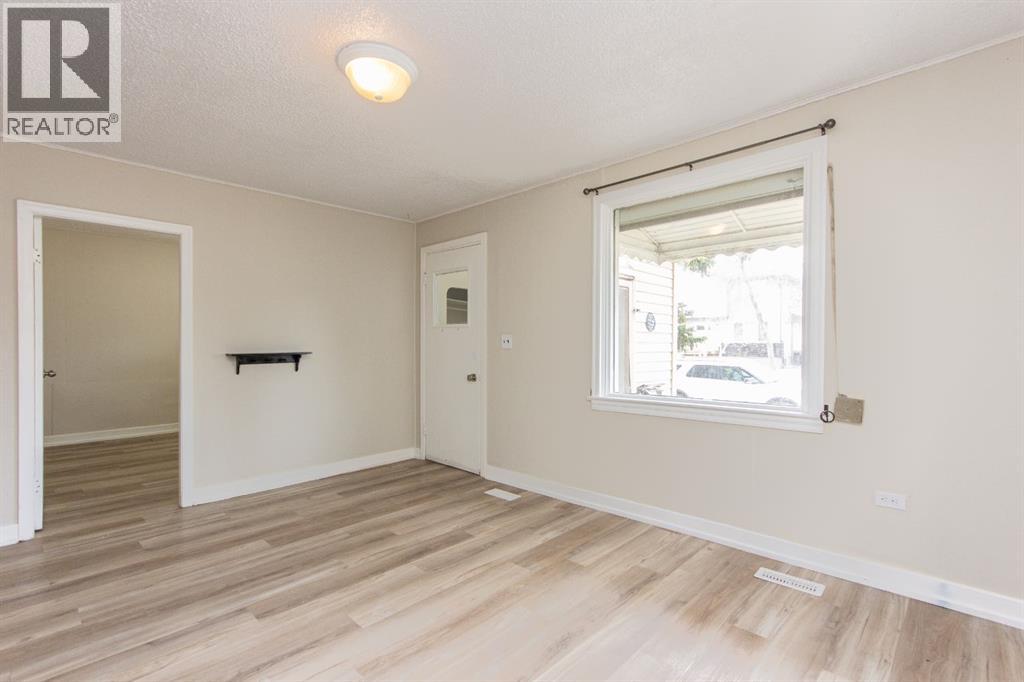 3433 51 Avenue, Red Deer, Alberta  T4N 4E9 - Photo 6 - A2304405